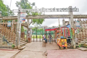 ঢাকার শিশুরা খেলতে চায়, মাঠ কোথায়