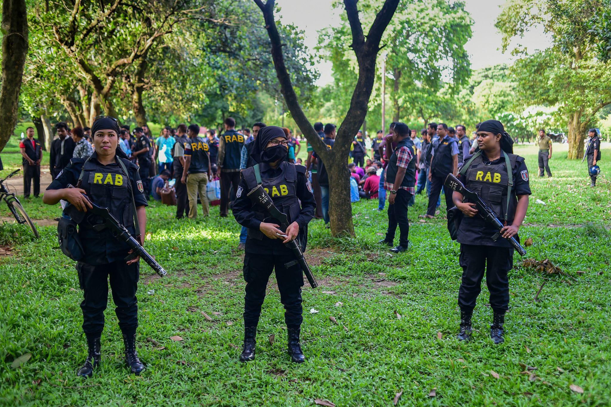 মাদকবিরোধী অভিযানে আইনশৃঙ্খলা বাহিনীর তৎপরতা।